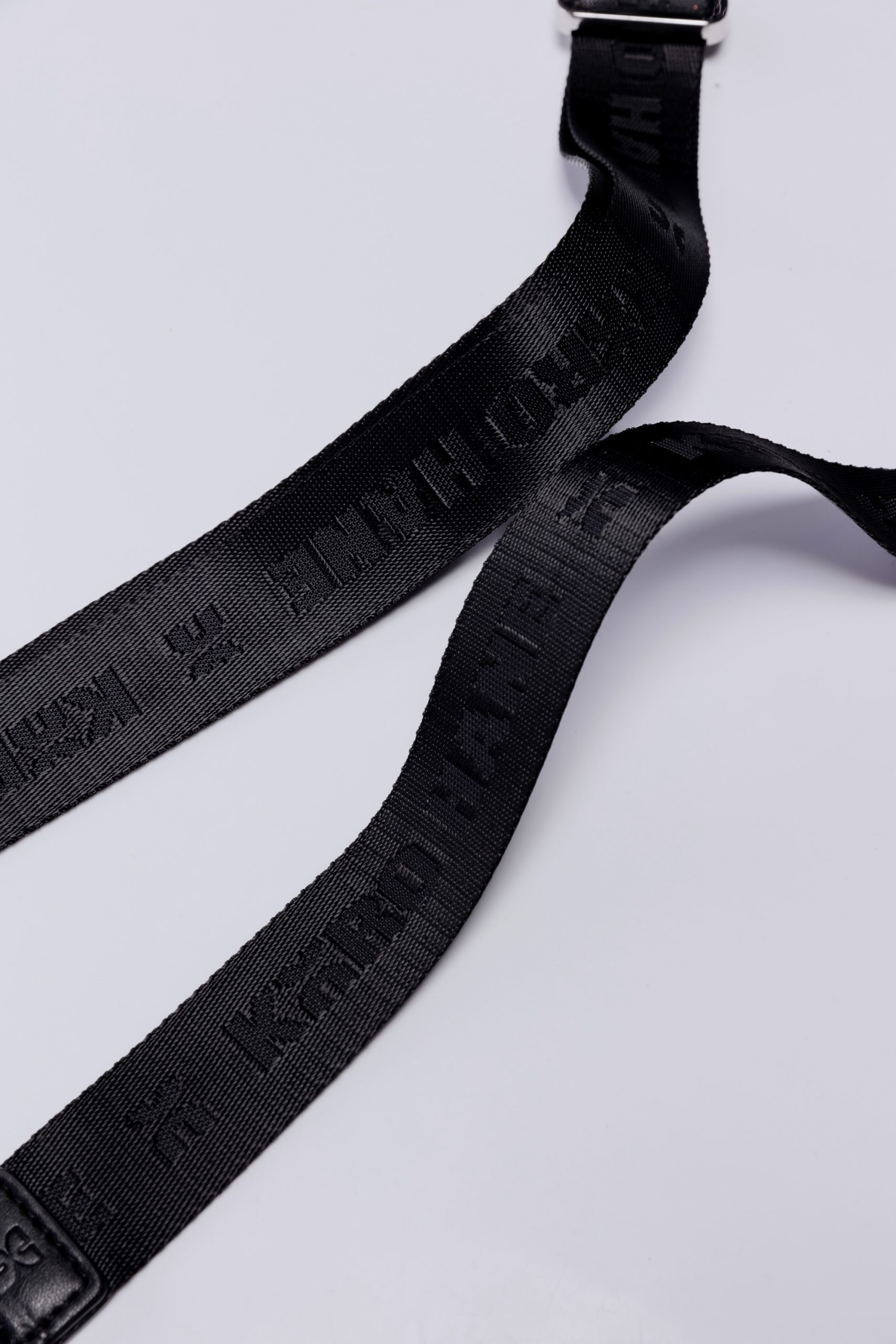 -@ BLACK STRAPS
