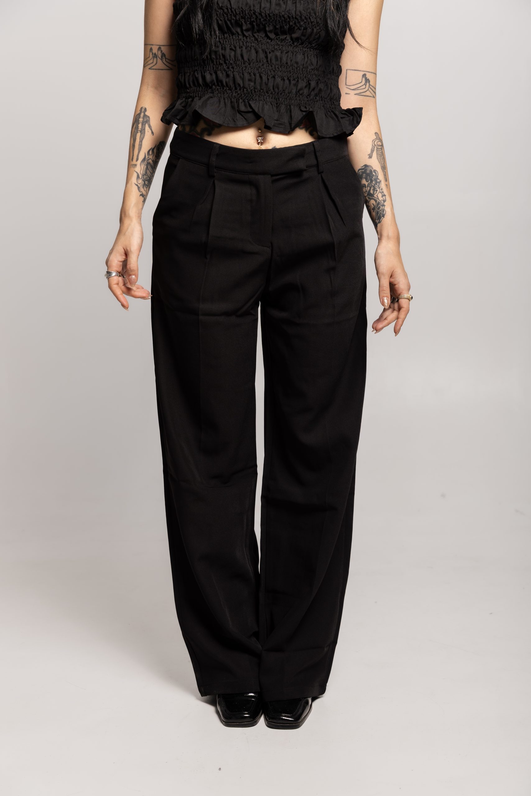 ESSENTIAL TAILORED PANTS