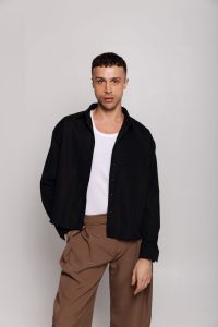 ESSENTIAL CROPPED SHIRT BLACK